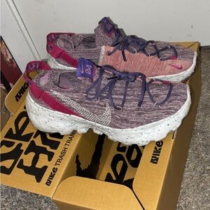 Nike Women's space hippie Knit Sneakers